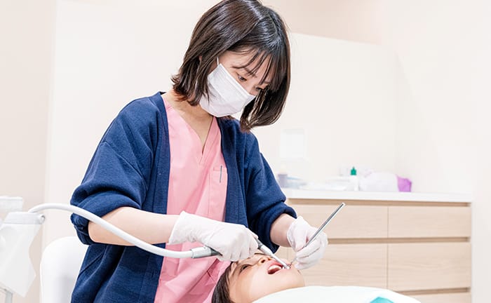 治療をしている写真